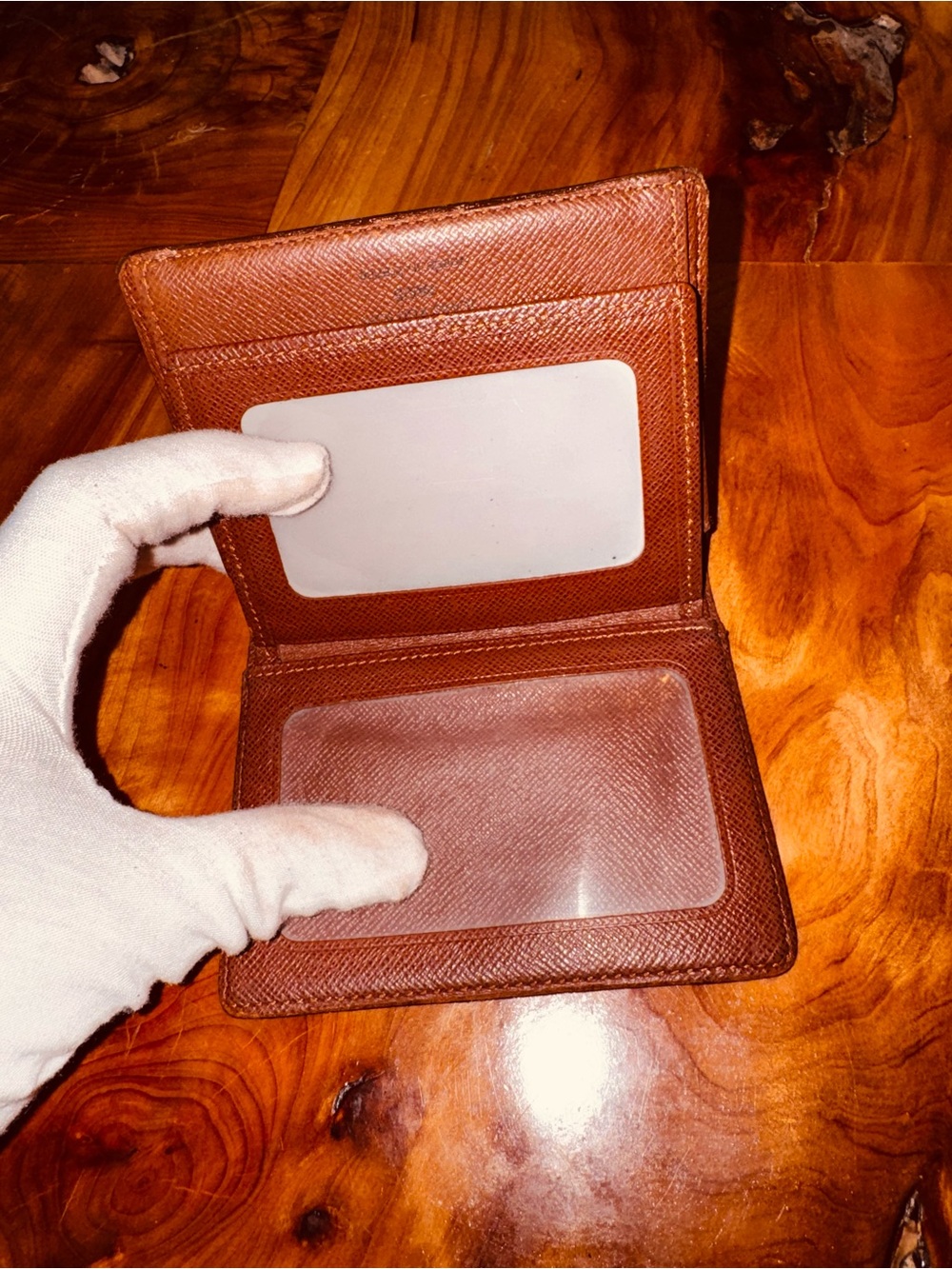 Louis Vuitton, multiple card holder, reinvented hand painted vintage wallet - Picture 8 of 14